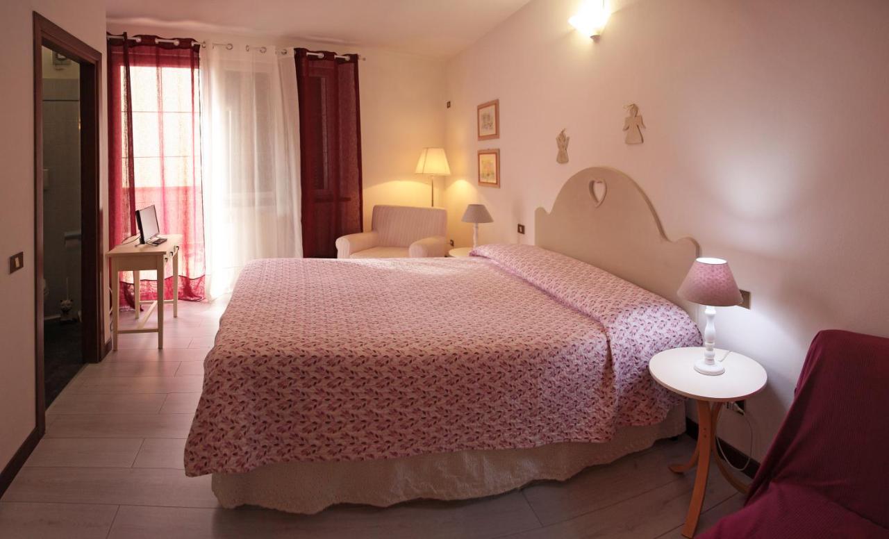 Casa Margherita Affittacamere B&B Фолоника Екстериор снимка