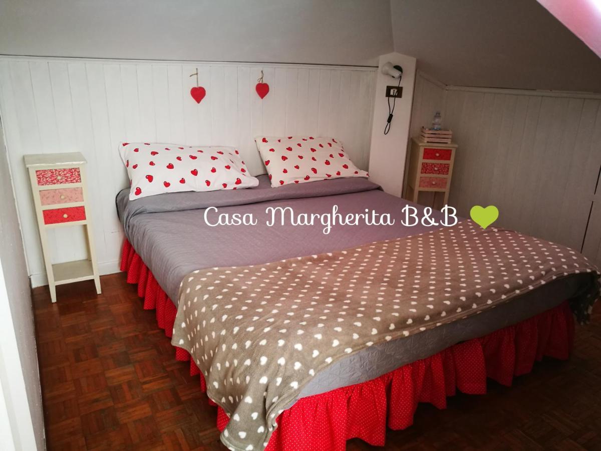 Casa Margherita Affittacamere B&B Фолоника Екстериор снимка