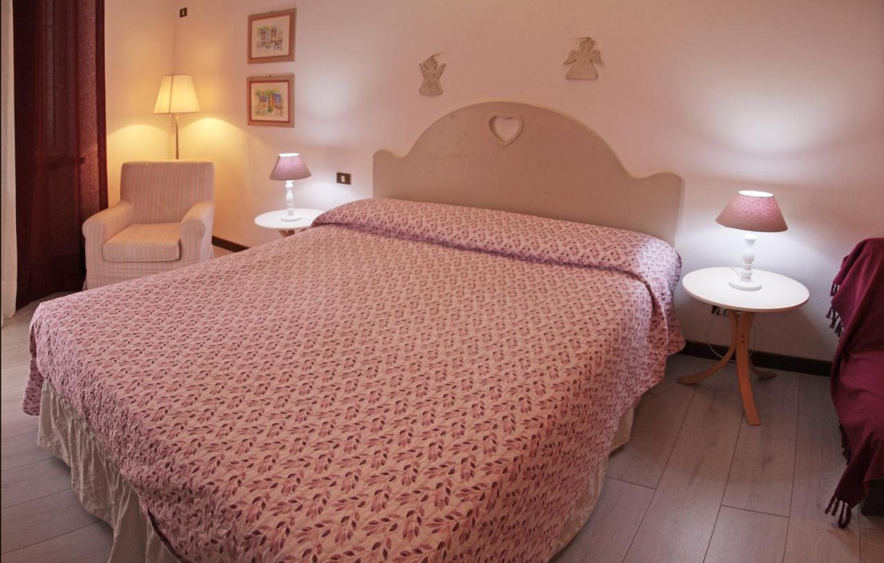Casa Margherita Affittacamere B&B Фолоника Екстериор снимка