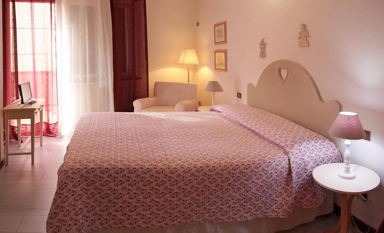 Casa Margherita Affittacamere B&B Фолоника Екстериор снимка
