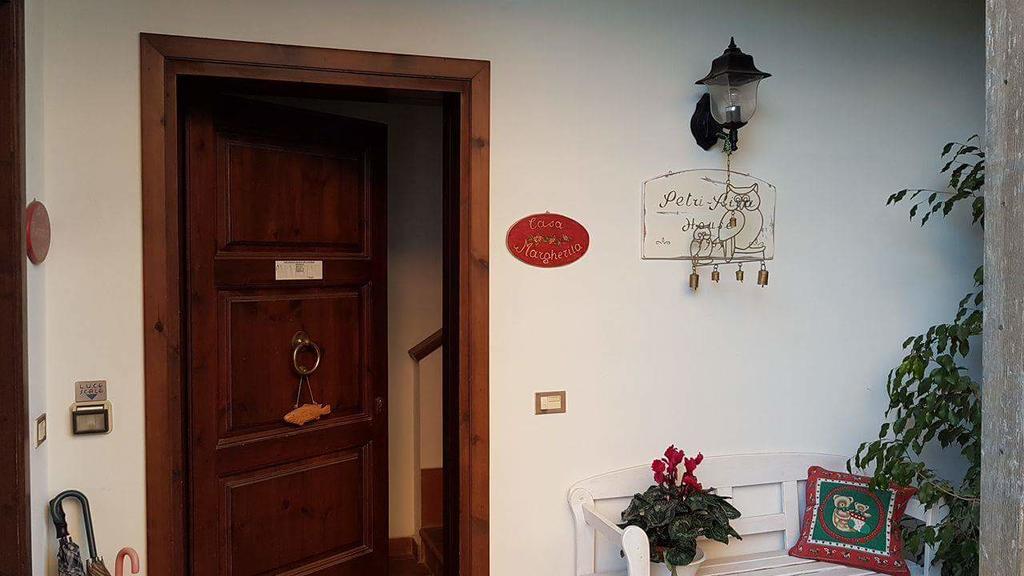 Casa Margherita Affittacamere B&B Фолоника Екстериор снимка